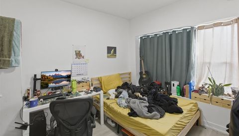 4939 N St. Louis Avenue