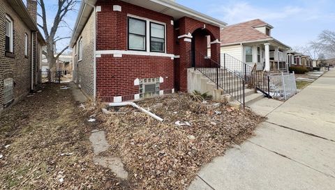 9132 S Blackstone Avenue