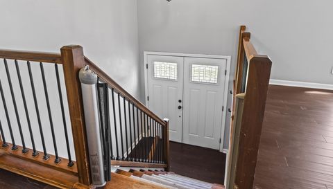 272 Canterbury Dr