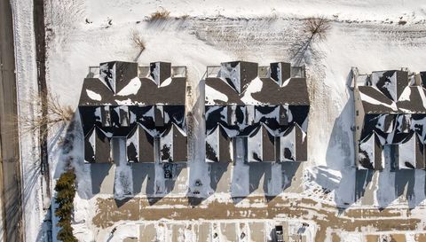 698 Shardlow Place NE