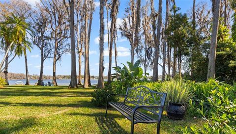 1006 Lake Cooper