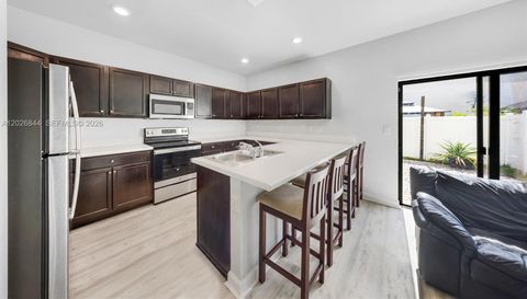 9381 33rd Ln