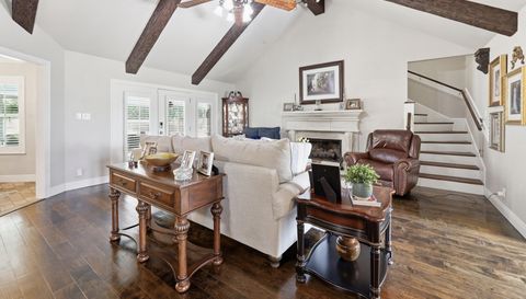 125 Lexington Dr