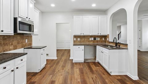 2319 Sawgrass Dr