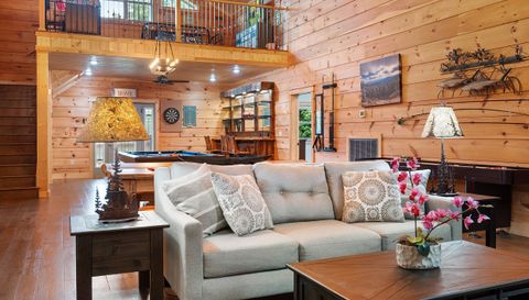 910 English Mountain Rd