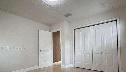 6870 5th Ct