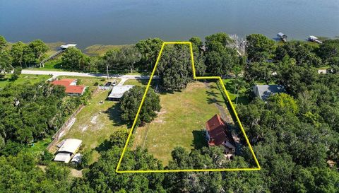 9002 Lakeshore Dr