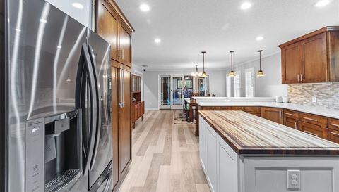 28042 LINDENHURST DRIVE