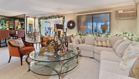 3076 Lexington Avenue N