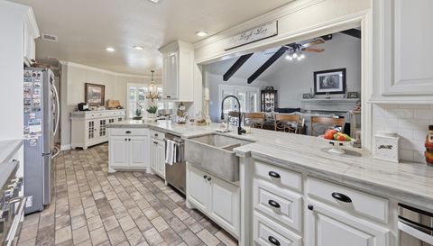 125 Lexington Dr