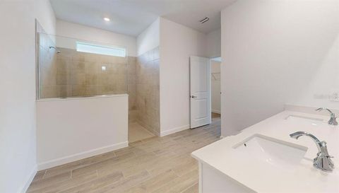 7949 LAKES EDGE LANE