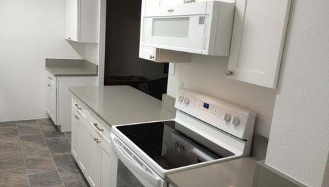 1719 NW 23rd Ave #4a