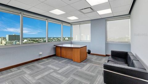 207 Calle Del Parque