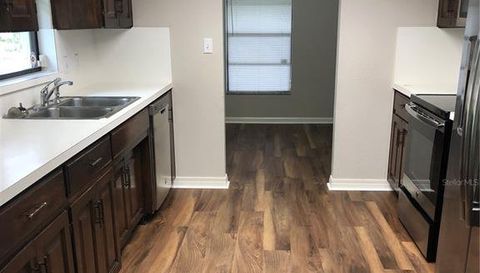 1113 HALLAMWOOD TRAIL S