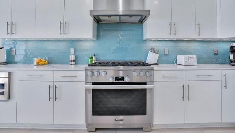 10481 ROYAL CYPRESS WAY