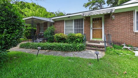 441 Sarah Dr
