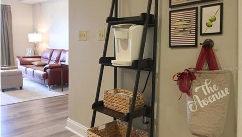 215 W COLLEGE AVENUE