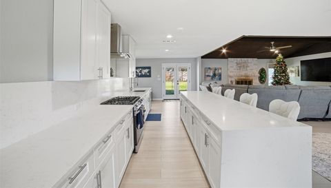 1609 Mesquite LN