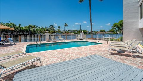 1839 Middle River Dr