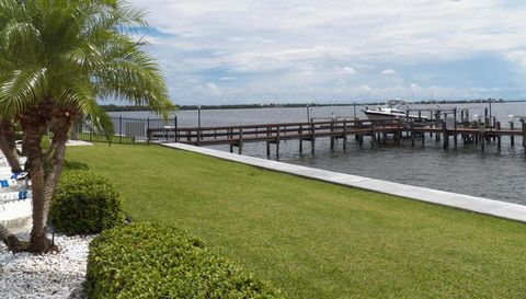 4139 Moon River Circle