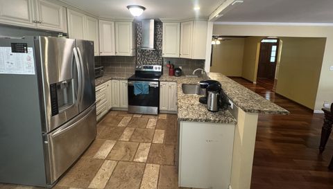 201 Loraine Woods Dr