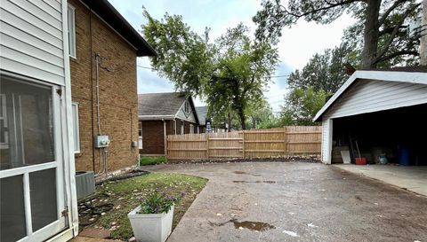 1129 Moorlands Drive