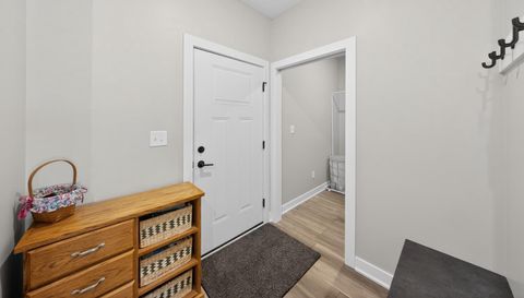 698 Shardlow Place NE