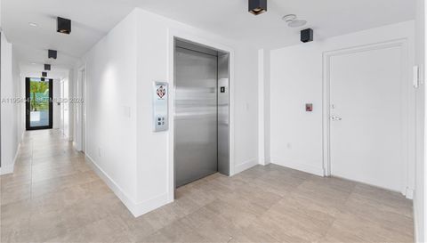 1930 Bay Dr Second Level Un