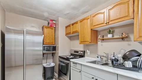 1223 N Centennial St