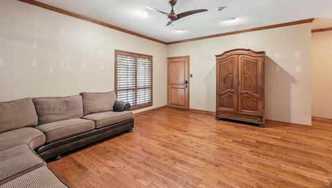 4312 Bellaire Dr S #203