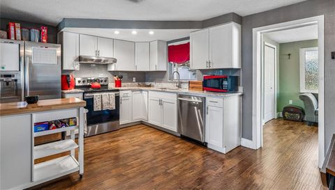 7024 FOX HOLLOW DRIVE