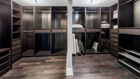 2712 W Sunnyside Avenue