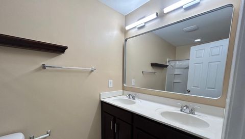 312 Robyns Glen Cir