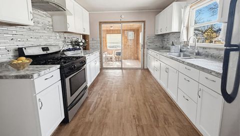 742 Nebraska Avenue E