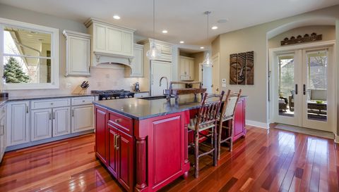 4209 N Oak Pointe Ct NE