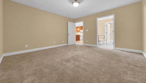 2732 Waters Place Dr