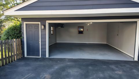 390 Diane Dr
