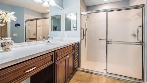 1231 FLORA VISTA