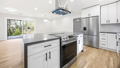 42 W Belle Isle Rd NE