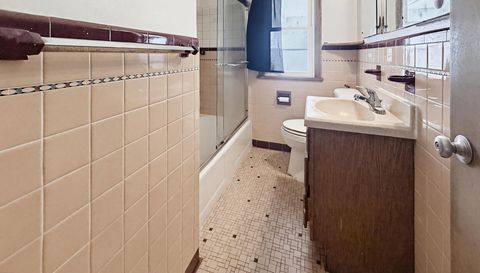 742 Nebraska Avenue E