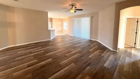 7 ZITHER COURT