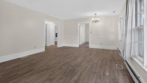 2805 Roland Rd