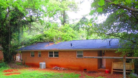 2233 Doris Dr