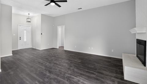 6057 Hillglen Dr