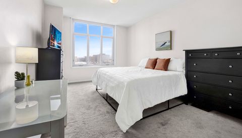 1134 W Granville Avenue