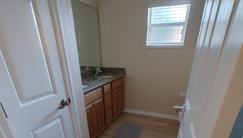 5398 Oxford Manor Cir