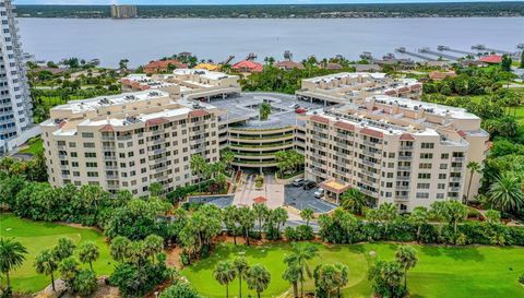 3 OCEANS WEST BOULEVARD