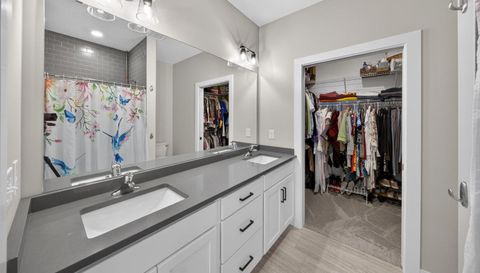 698 Shardlow Place NE