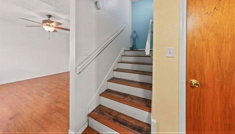 1815 Pointed Leaf Ln