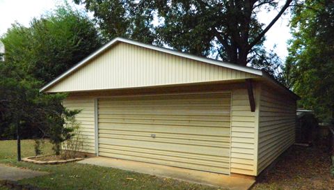 302 Mountain Gap Rd SE